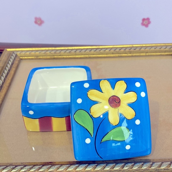 Vintage Other Vintage Blue Sunflower Jewelrytrinket Ceramic Box Handpainted Never Used